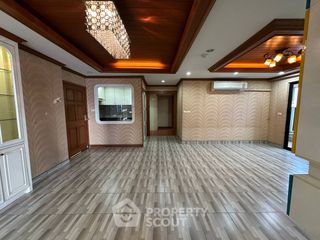 For sale 3 bedrooms condo in Bang Rak, Bangkok