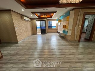 For sale 3 bedrooms condo in Bang Rak, Bangkok