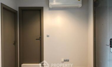 Продажа 1 кровать кондо в Хуаи Кхщанг, Бангкок