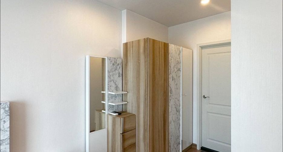 For sale 1 bed condo in Huai Khwang, Bangkok