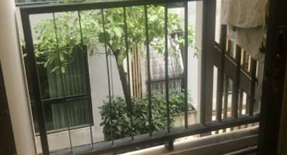 For sale 4 bedrooms house in Bang Kapi, Bangkok