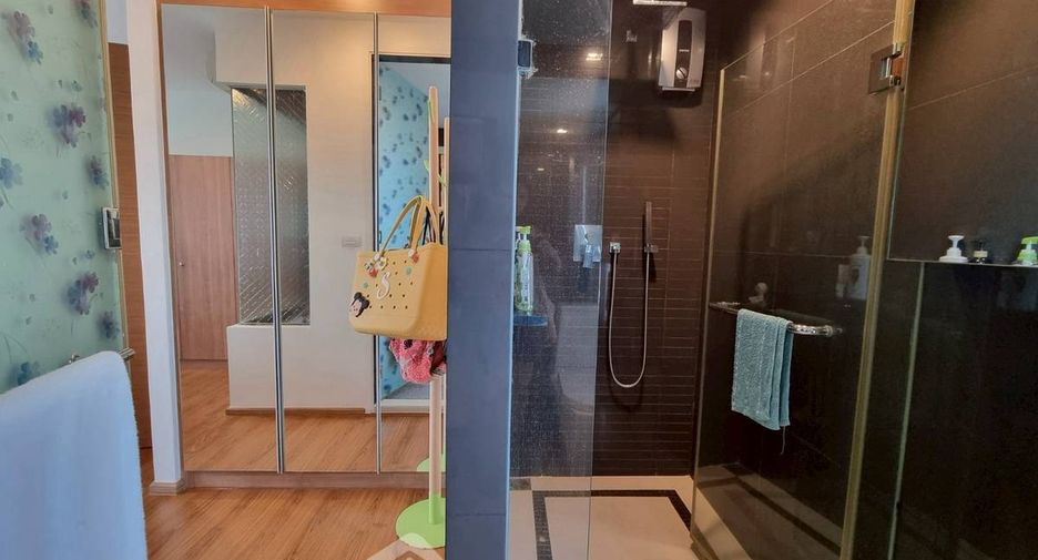 Продажа 2 спальни кондо в Пхра Кханонг, Бангкок