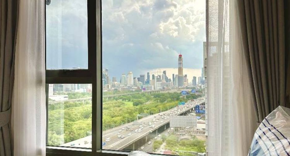 Продажа 1 кровать кондо в Хуаи Кхщанг, Бангкок
