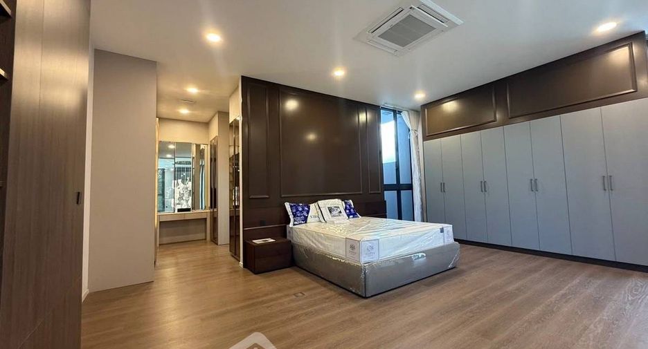 For rent and for sale 5 bedrooms house in Saphan Sung, Bangkok