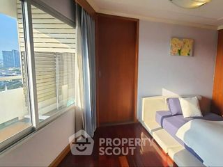 For sale 3 bedrooms condo in Bang Phlat, Bangkok