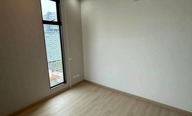 For sale 1 bed condo in Phaya Thai, Bangkok