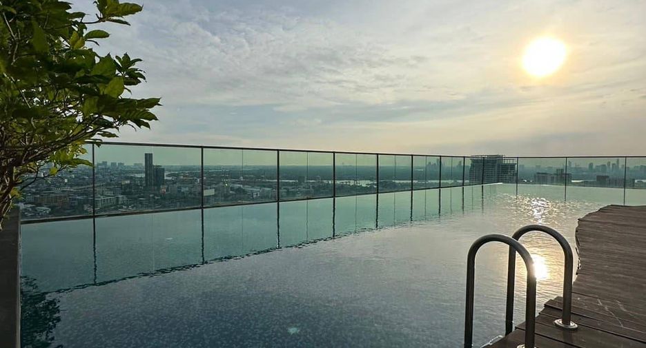 For sale 1 bed condo in Khlong Toei, Bangkok