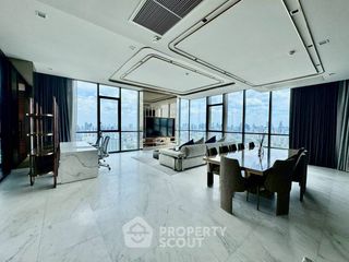 For sale 3 bedrooms condo in Watthana, Bangkok