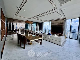 For sale 3 bedrooms condo in Watthana, Bangkok