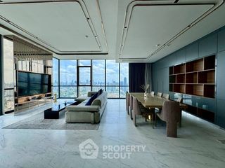For sale 3 bedrooms condo in Watthana, Bangkok