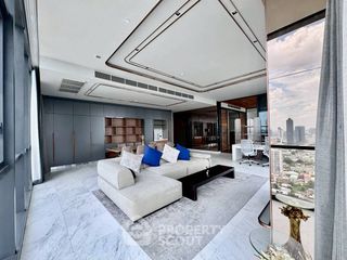 For sale 3 bedrooms condo in Watthana, Bangkok