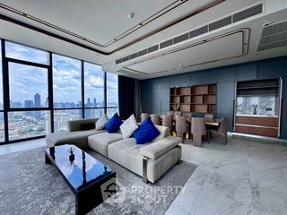 For sale 3 bedrooms condo in Watthana, Bangkok