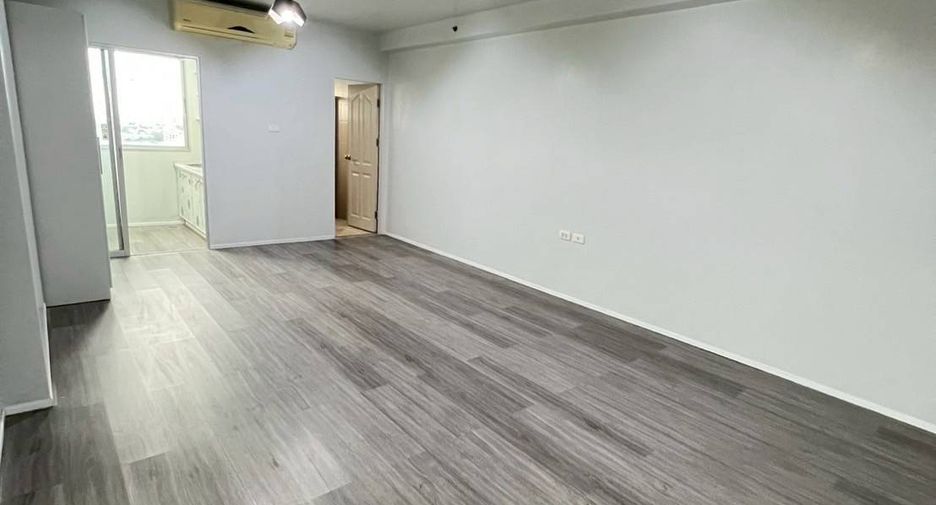 For rent and for sale 2 bedrooms condo in Bang Phlat, Bangkok