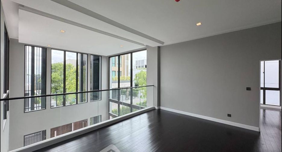 Casa en venta de 5 habitaciones en Saphan Sung, Bangkok