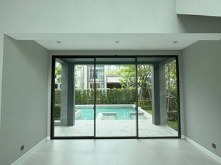 For sale 5 bedrooms house in Saphan Sung, Bangkok