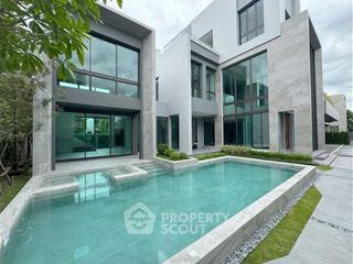 For sale 5 bedrooms house in Saphan Sung, Bangkok
