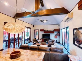 Villa zur Miete und zum Kauf mit 3 Zimmer in Bang Lamung, Chonburi