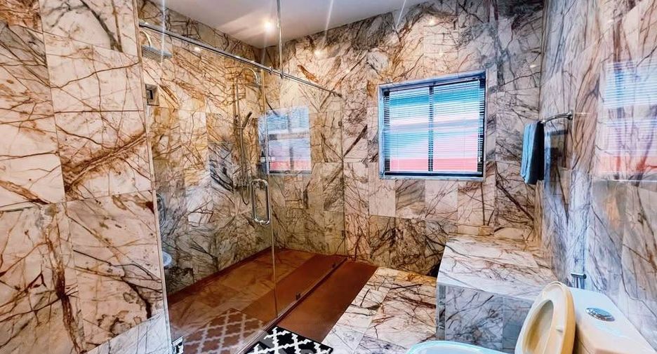 For sale 3 bedrooms villa in Jomtien, Pattaya