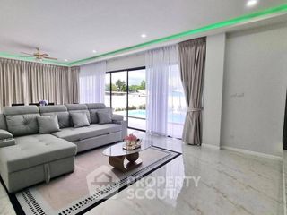 For rent そして for sale 4 ベッドルーム villa in Bang Lamung, Chonburi