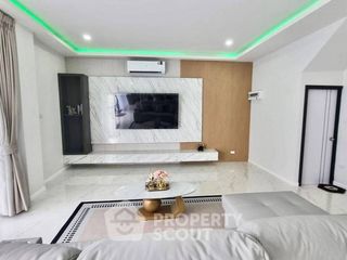 For rent そして for sale 4 ベッドルーム villa in Bang Lamung, Chonburi