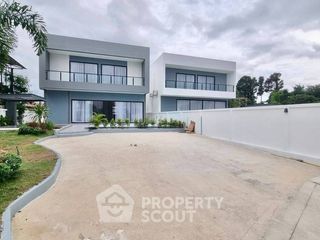 For rent そして for sale 4 ベッドルーム villa in Bang Lamung, Chonburi