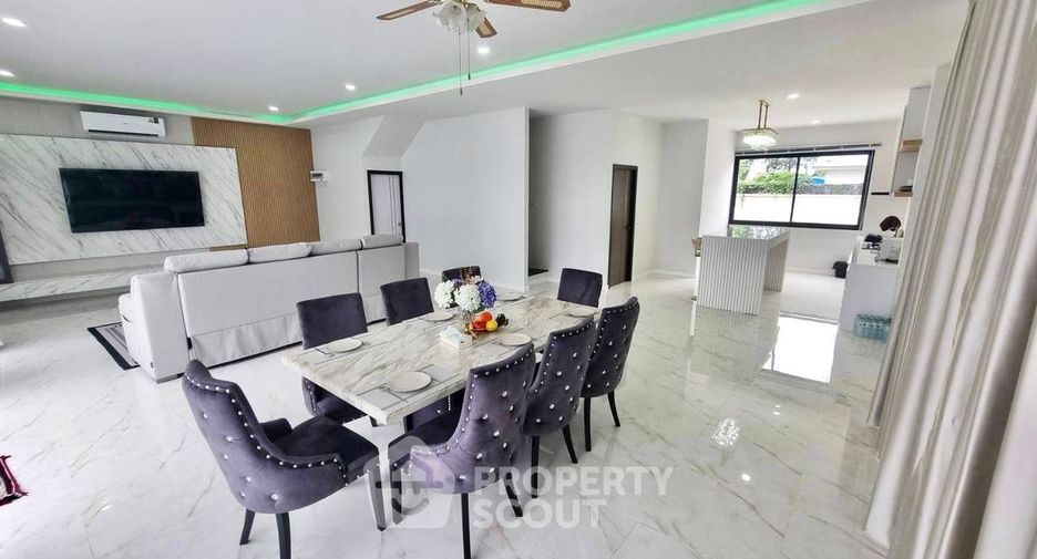 Villa en alquiler y en venta de 4 habitaciones en Jomtien, Pattaya