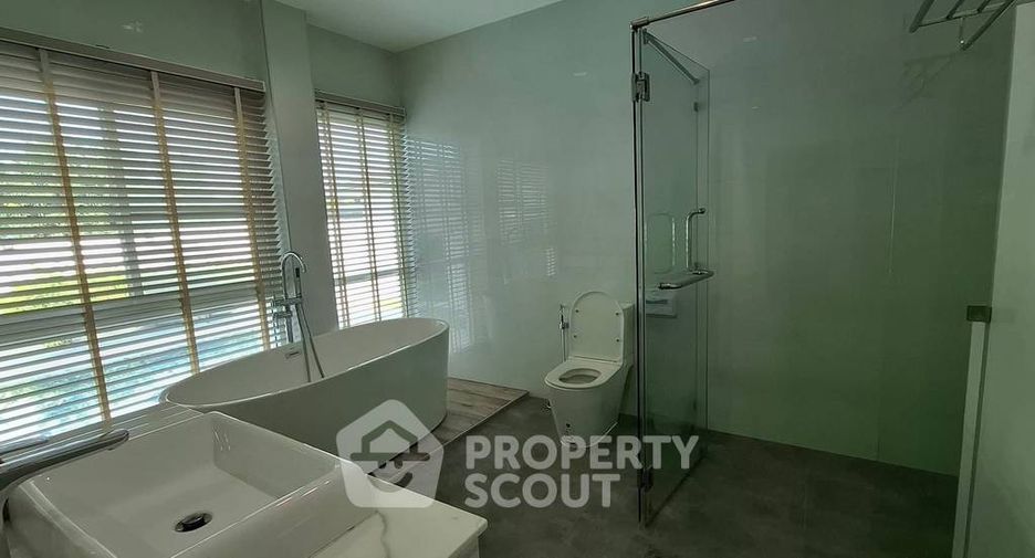 For rent and for sale 4 bedrooms villa in Bang Lamung, Chonburi