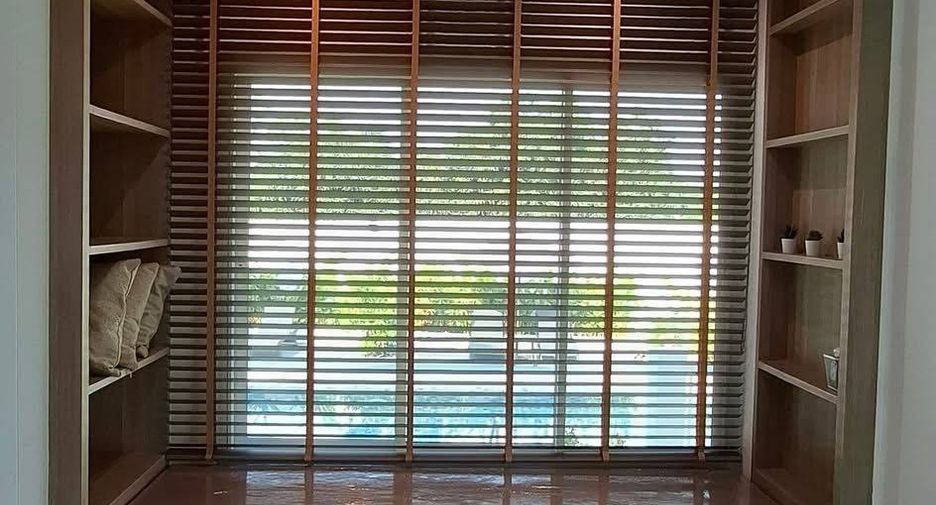For rent and for sale 4 bedrooms villa in Bang Lamung, Chonburi