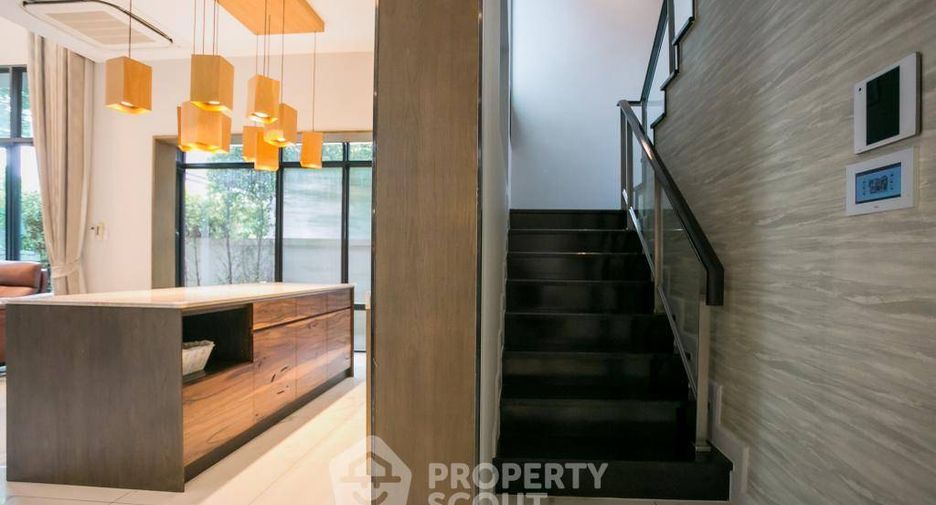 For rent and for sale 3 bedrooms house in Wang Thonglang, Bangkok