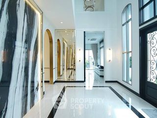 Haus zur Miete und zum Kauf mit 5 Zimmer in Lat Krabang, Bangkok