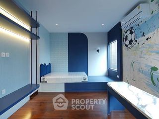 Haus zur Miete und zum Kauf mit 5 Zimmer in Lat Krabang, Bangkok
