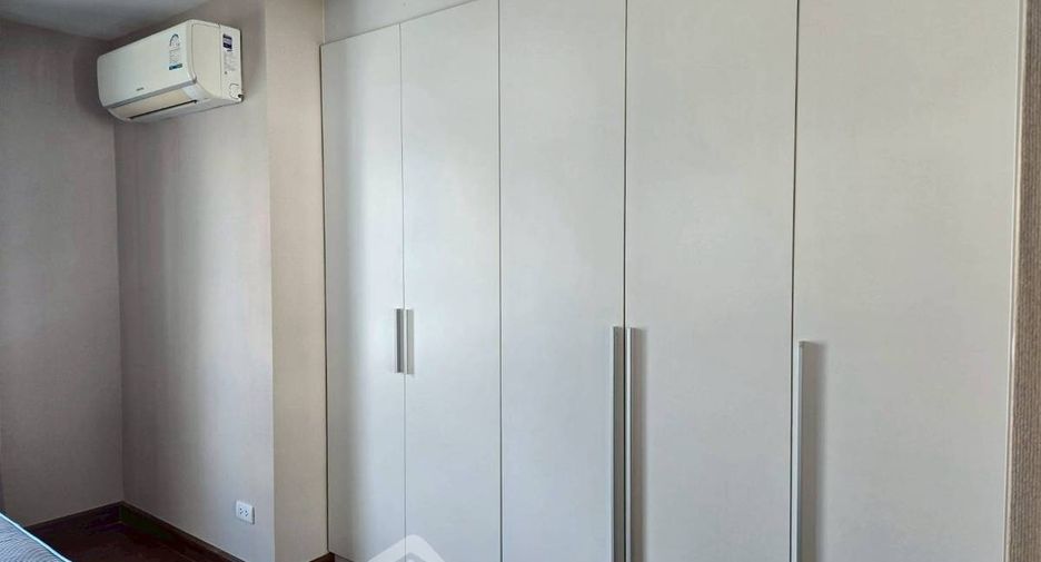 For sale 1 bed condo in Huai Khwang, Bangkok