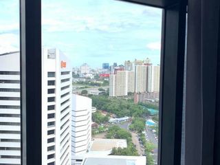 出租 和 出售 3 卧室 公寓 在 Huai Khwang, 曼谷