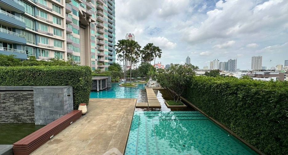 For sale 3 bedrooms condo in Bang Kho Laem, Bangkok