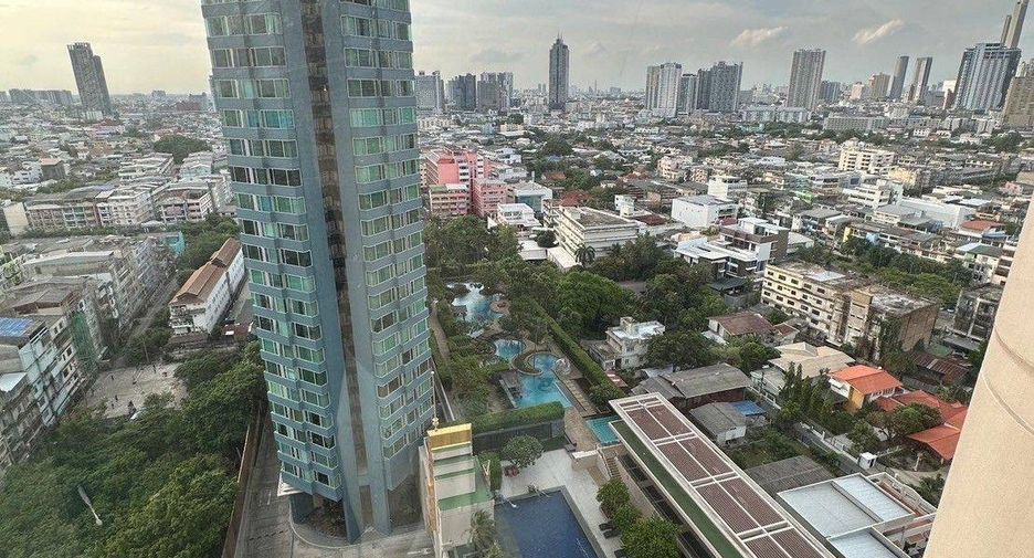 For sale 3 bedrooms condo in Bang Kho Laem, Bangkok
