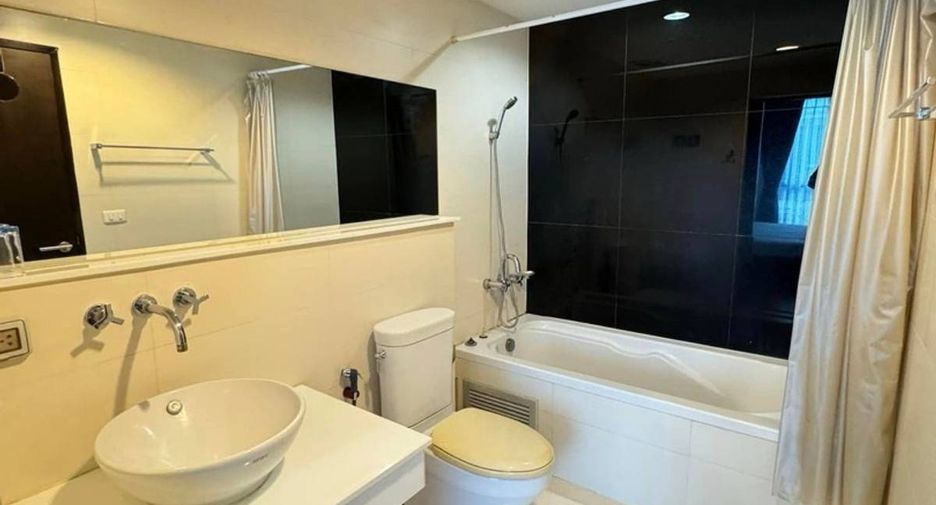 For sale 1 bed condo in Khlong Toei, Bangkok