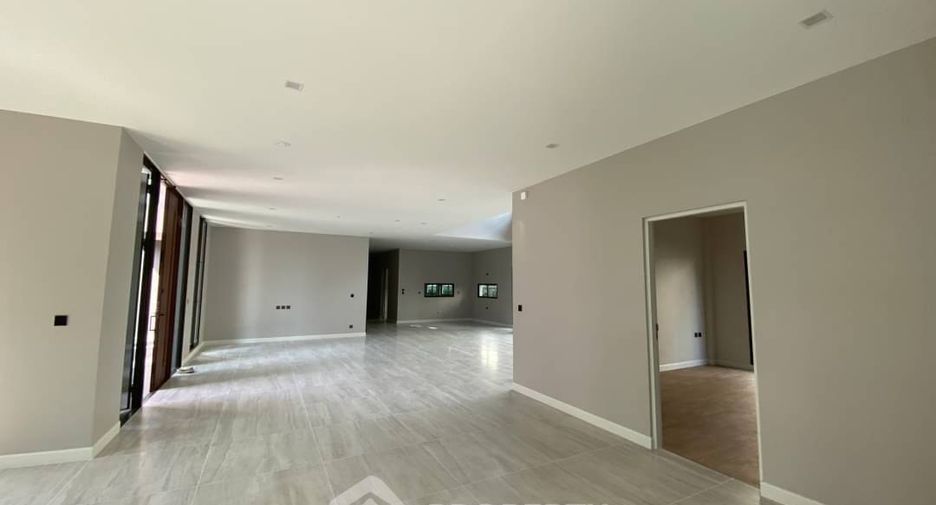 For sale 6 bedrooms house in Taling Chan, Bangkok