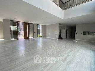 For sale 6 bedrooms house in Taling Chan, Bangkok
