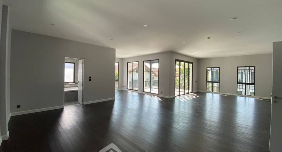 For sale 6 bedrooms house in Taling Chan, Bangkok