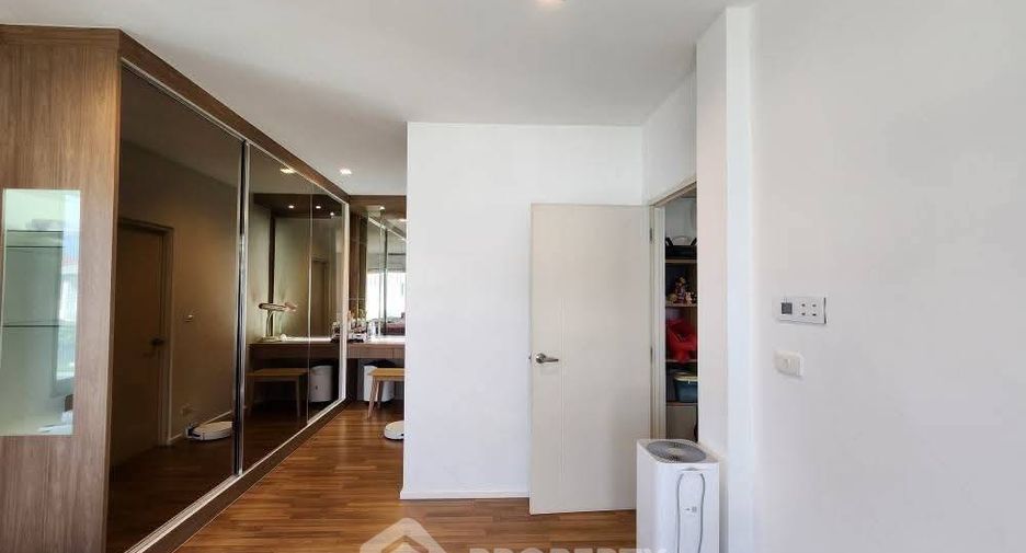 For sale 4 bedrooms house in Lat Krabang, Bangkok