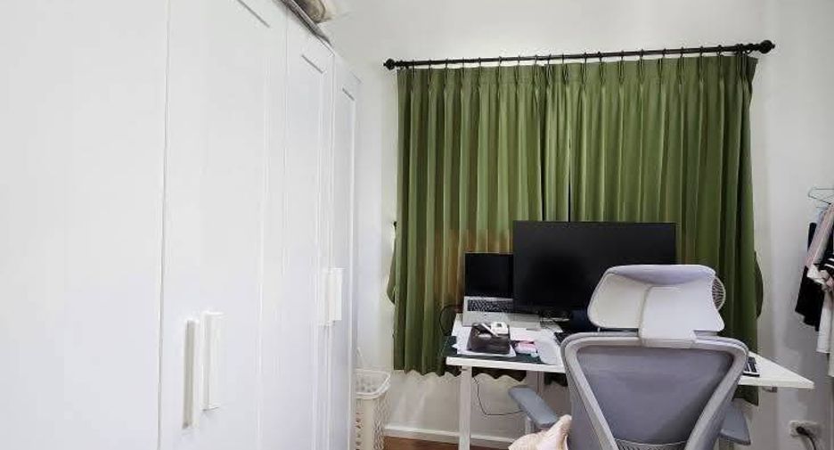 For sale 4 bedrooms house in Lat Krabang, Bangkok
