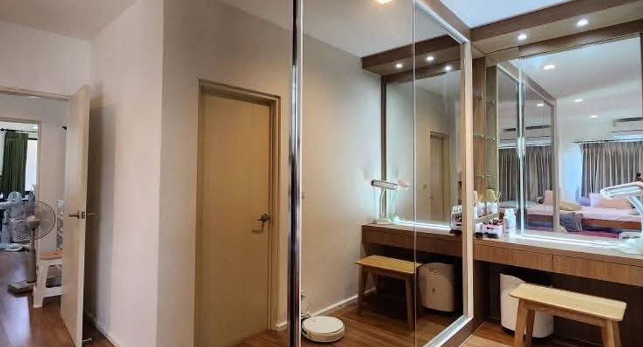 For sale 4 bedrooms house in Lat Krabang, Bangkok