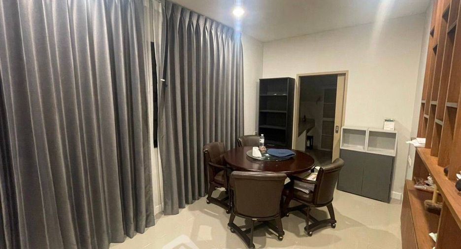 For rent and for sale 4 bedrooms house in Si Racha, Chonburi