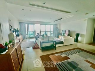 For sale 3 bedrooms condo in Sathon, Bangkok