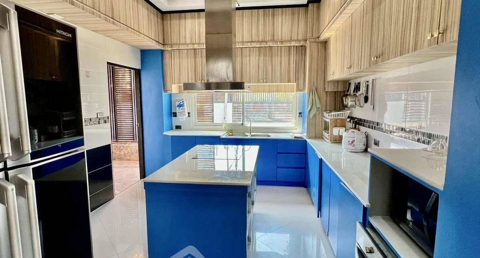Casa en alquiler y en venta de 4 habitaciones en Sattahip, Chonburi