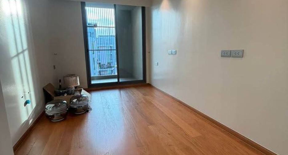 For sale 4 bedrooms condo in Yan Nawa, Bangkok