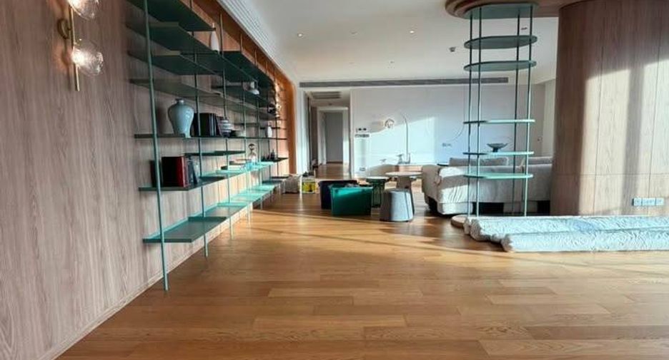 For sale 4 bedrooms condo in Yan Nawa, Bangkok