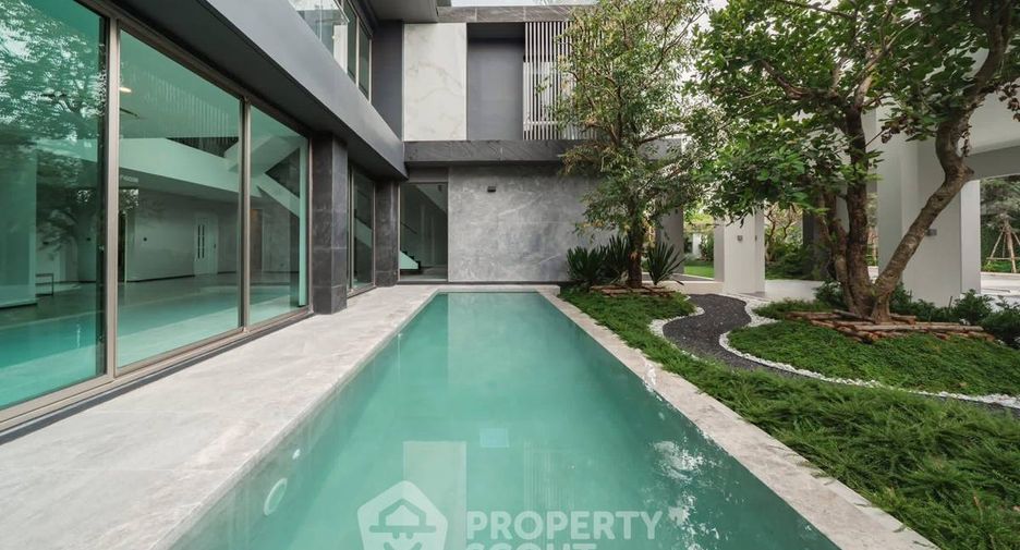 For sale 6 bedrooms house in Saphan Sung, Bangkok