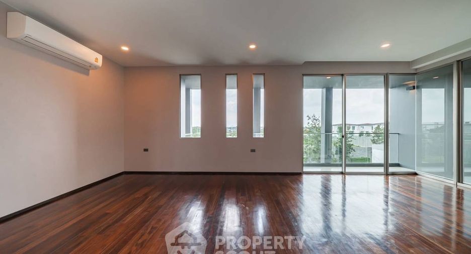 For sale 6 bedrooms house in Saphan Sung, Bangkok