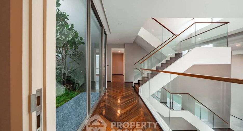 For sale 6 bedrooms house in Saphan Sung, Bangkok
